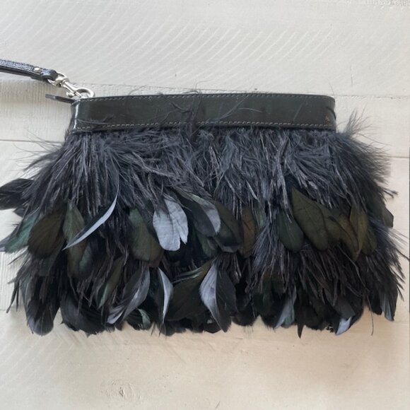 COACH OCCASIONAL FEATHER ZIP CLUTCH #44457 SILVER/BLACK PRE-OWNED - Picture 2 of 11
